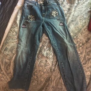 White rose mom jeans